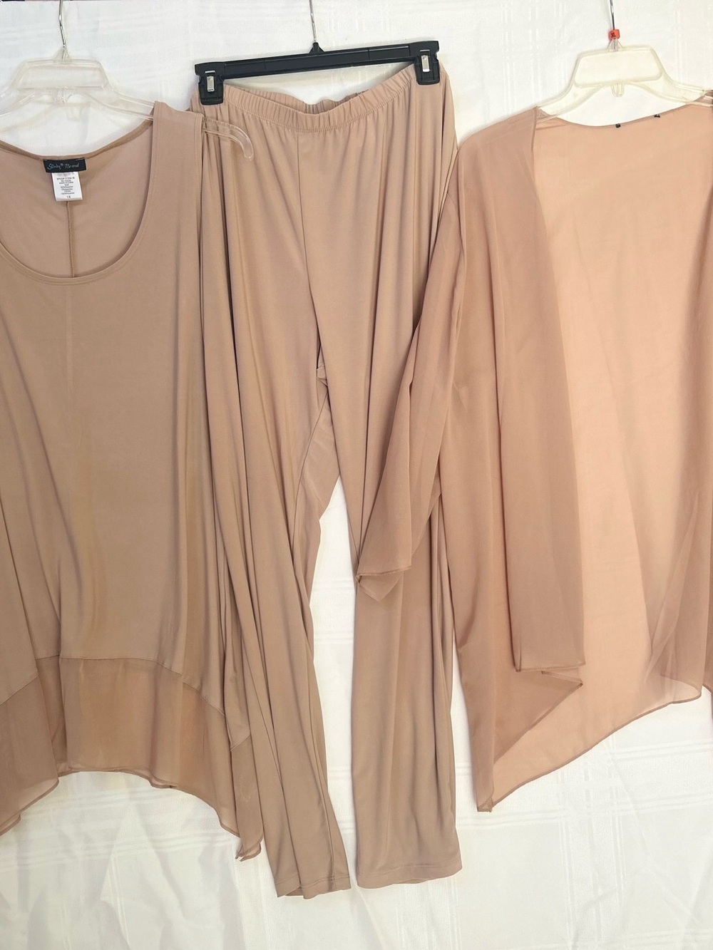 Vintage HSN Slinky brand Three-Piece Lightweight Tunic Set in Beige/Tan